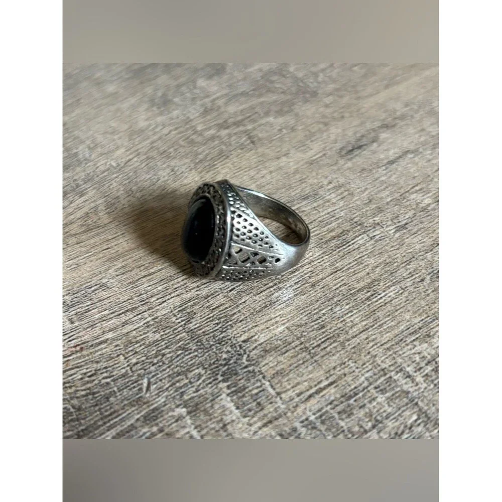 Vintage women’s size 11.5 metal black enamel center and pierced detailing ring